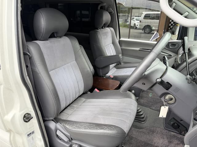 2005 Mitsubishi Delica JDM car for sale — photo 9 of 19