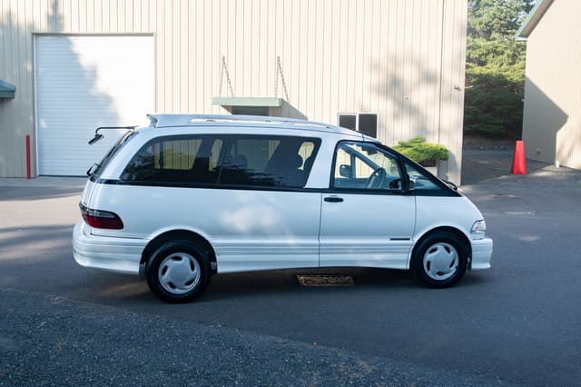 1998 Toyota Estima JDM car for sale — photo 7 of 15