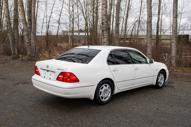 2001 Toyota Celsior JDM car for sale — photo 6 of 15