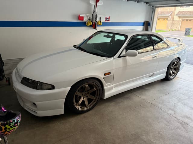 1997 Nissan Skyline JDM car for sale — photo 2 of 11