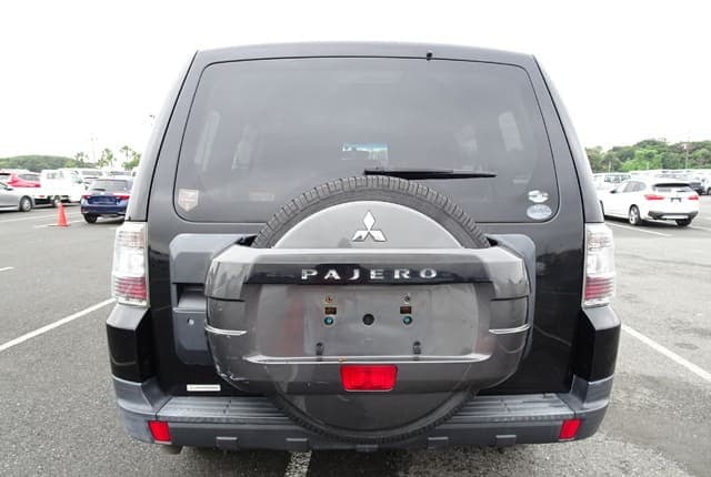 2008 Mitsubishi Pajero JDM car for sale — photo 4 of 25