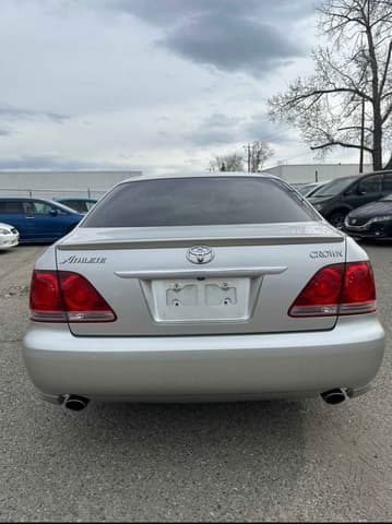 2005 Toyota Crown JDM car for sale — photo 4 of 10