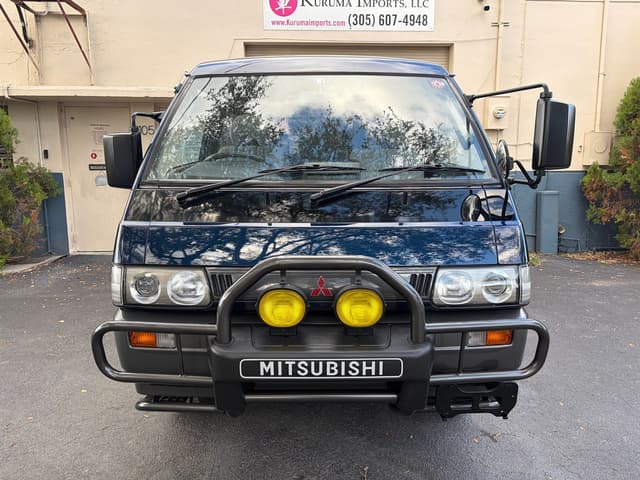 1996 Mitsubishi Delica JDM car for sale — photo 2 of 24