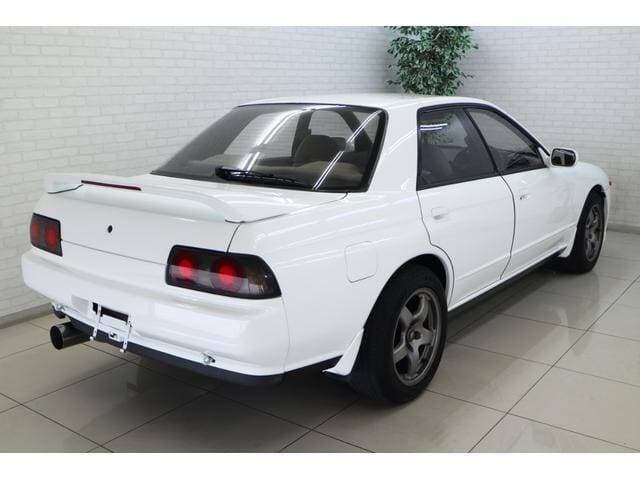 1989 Nissan Skyline JDM car for sale — photo 3 of 17