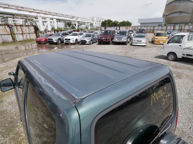 2001 Suzuki Jimny JDM car for sale — photo 15 of 25