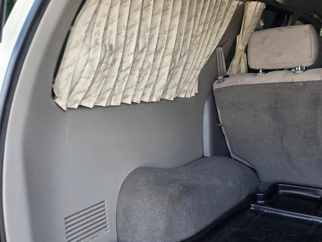 2001 Toyota Hilux Surf JDM car for sale — photo 24 of 25