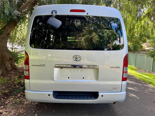 2007 Toyota HiAce JDM car for sale — photo 3 of 25