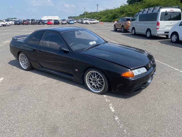 1993 Nissan Skyline JDM car for sale — photo 2 of 10