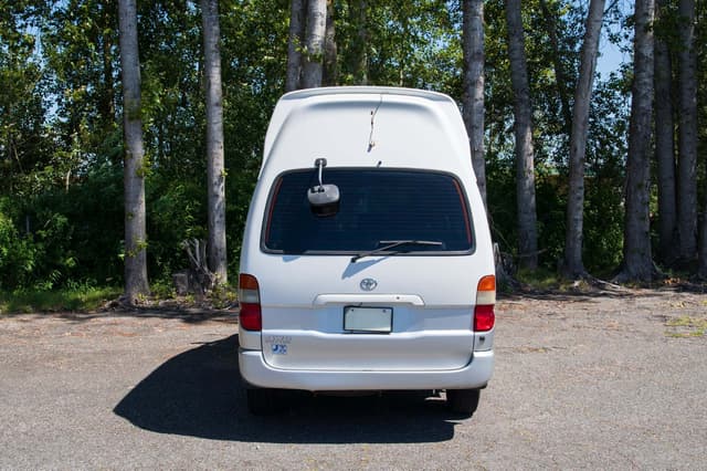 2001 Toyota Grand Hiace JDM car for sale — photo 6 of 19