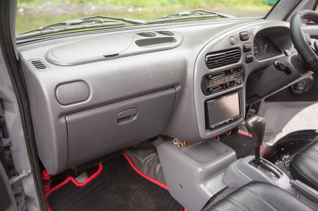 1997 Daihatsu Hijet JDM car for sale — photo 8 of 25