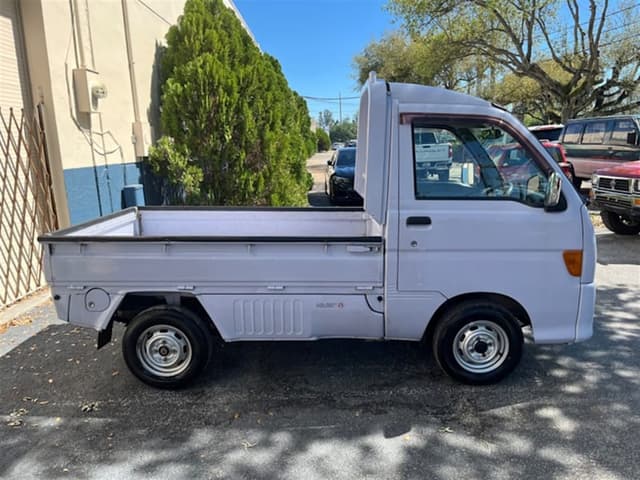 1997 Daihatsu Hijet JDM car for sale — photo 9 of 17