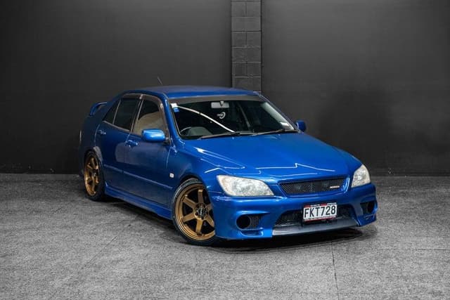 2003 Toyota Altezza JDM car for sale — photo 8 of 19