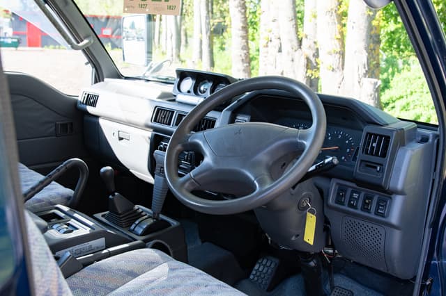 1999 Mitsubishi Delica JDM car for sale — photo 9 of 15