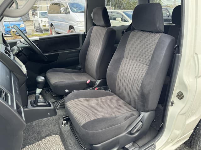 2004 Mitsubishi Pajero Mini JDM car for sale — photo 11 of 18