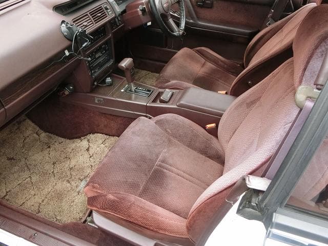1988 Nissan Gloria JDM car for sale — photo 14 of 25