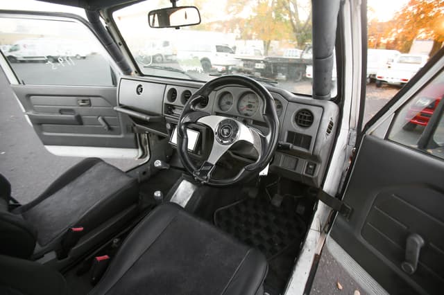 1998 Suzuki Jimny JDM car for sale — photo 8 of 25