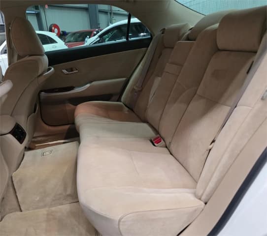 2011 Toyota Majesta JDM car for sale — photo 9 of 20