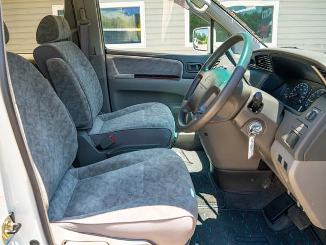 1999 Nissan Elgrand JDM car for sale — photo 12 of 18