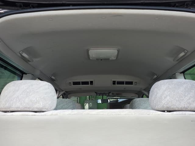 1998 Toyota HiAce JDM car for sale — photo 3 of 22