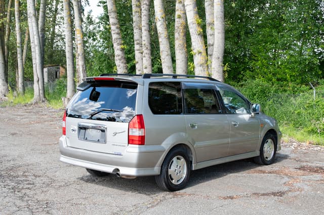 2001 Mitsubishi Chariot JDM car for sale — photo 6 of 15