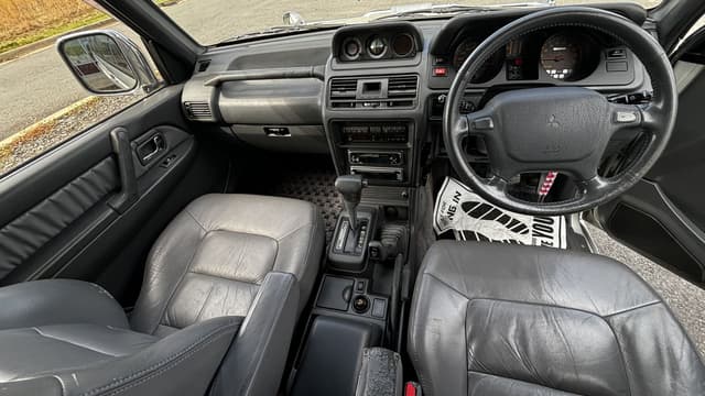 1993 Mitsubishi Pajero JDM car for sale — photo 3 of 7