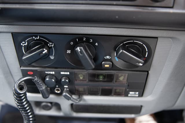 2000 Mitsubishi Minicab JDM car for sale — photo 15 of 21