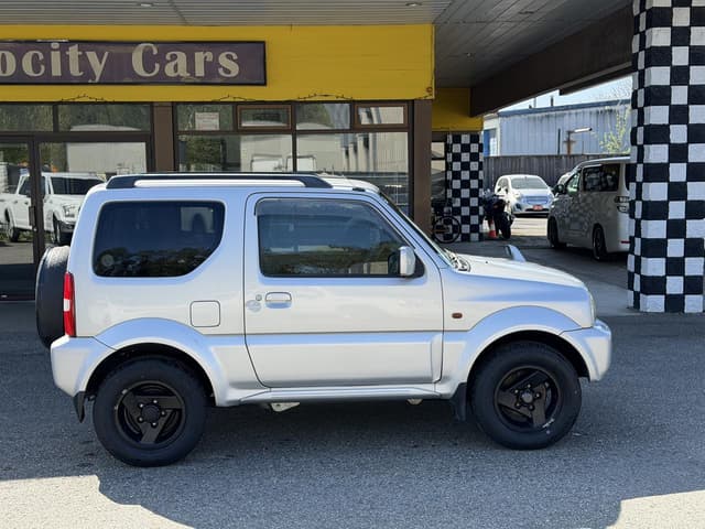 2004 Suzuki Jimny JDM car for sale — photo 9 of 20