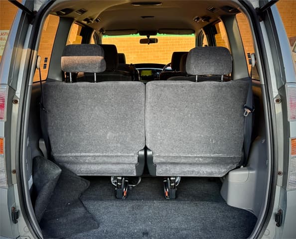 2003 Toyota Voxy JDM car for sale — photo 13 of 25