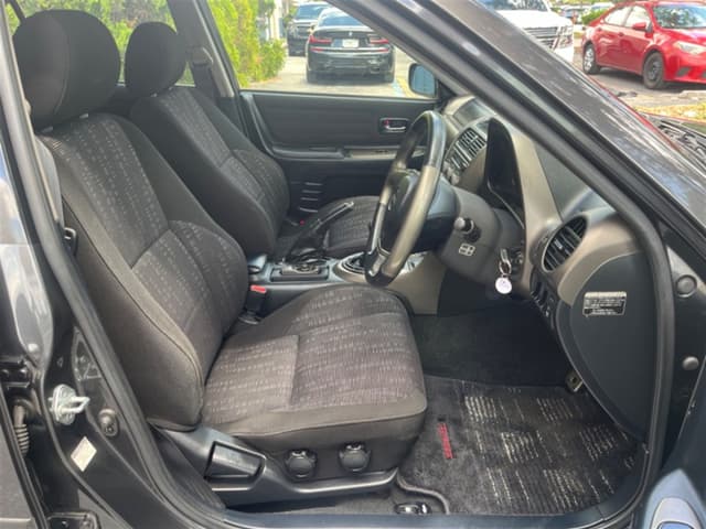 1999 Toyota Altezza JDM car for sale — photo 11 of 17