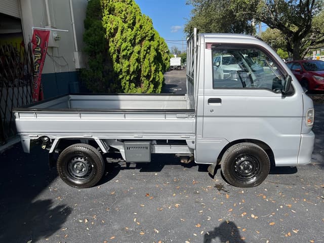 1999 Daihatsu Hijet JDM car for sale — photo 9 of 16