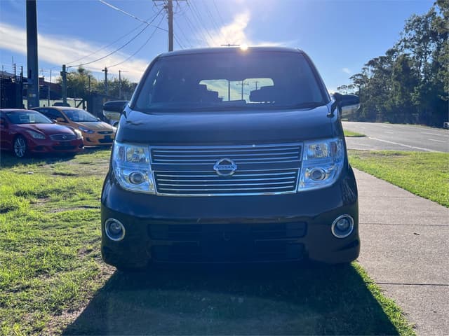2007 Nissan Elgrand JDM car for sale — photo 2 of 16