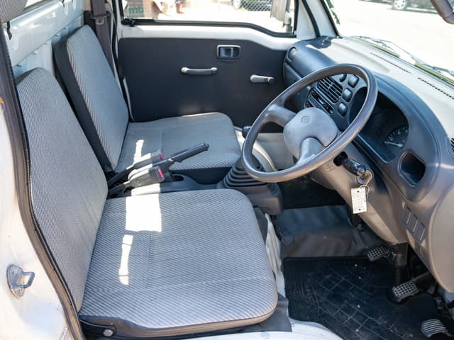 1996 Daihatsu Hijet JDM car for sale — photo 11 of 13