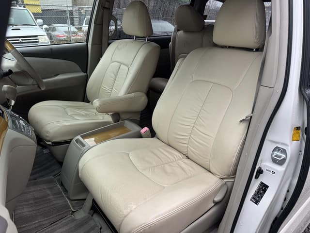 2006 Toyota Estima JDM car for sale — photo 11 of 18