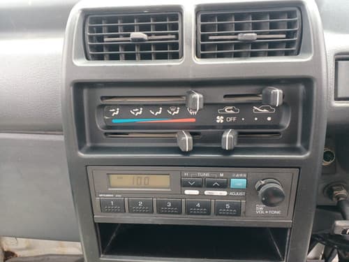 1993 Mitsubishi Minicab JDM car for sale — photo 11 of 12