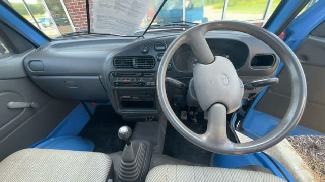1994 Daihatsu Hijet JDM car for sale — photo 2 of 6