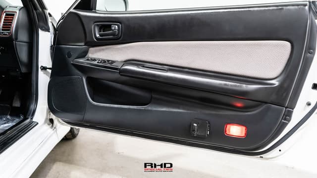 1998 Nissan Skyline JDM car for sale — photo 10 of 25