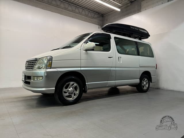 1999 Toyota Regius JDM car for sale — photo 10 of 25