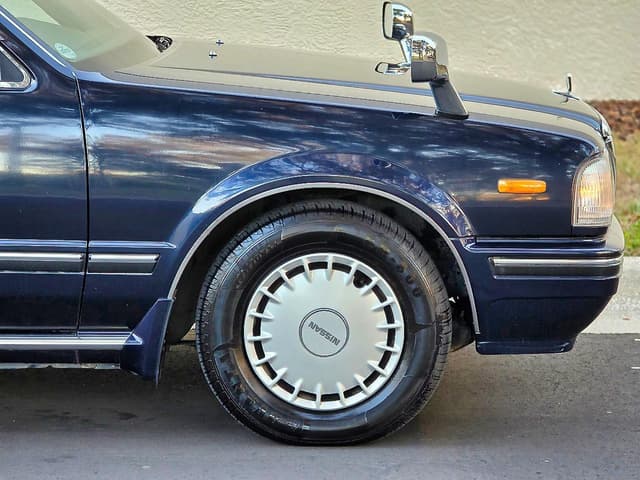 1999 Nissan Cedric JDM car for sale — photo 10 of 25