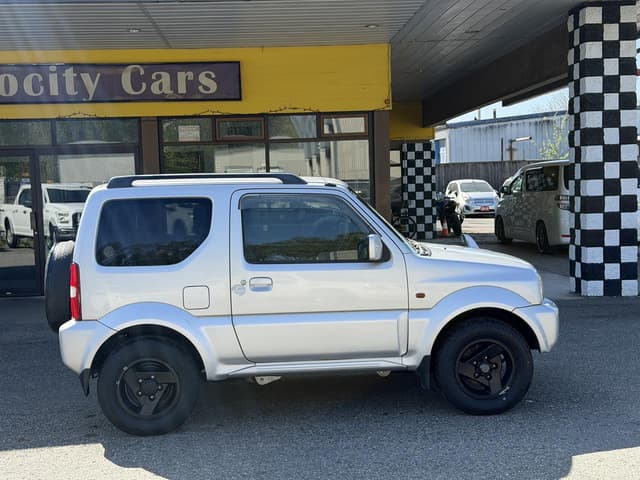 2004 Suzuki Jimny JDM car for sale — photo 8 of 20