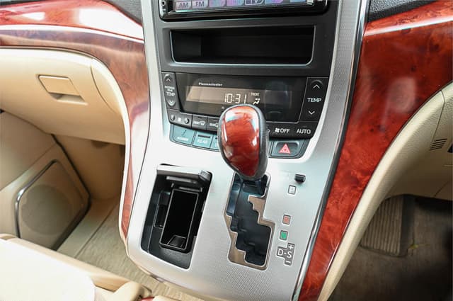 2009 Toyota Alphard JDM car for sale — photo 23 of 25