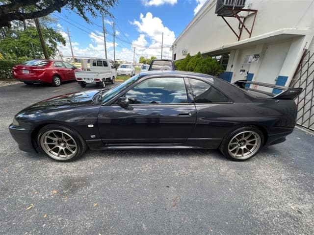 1995 Nissan Skyline JDM car for sale — photo 4 of 17