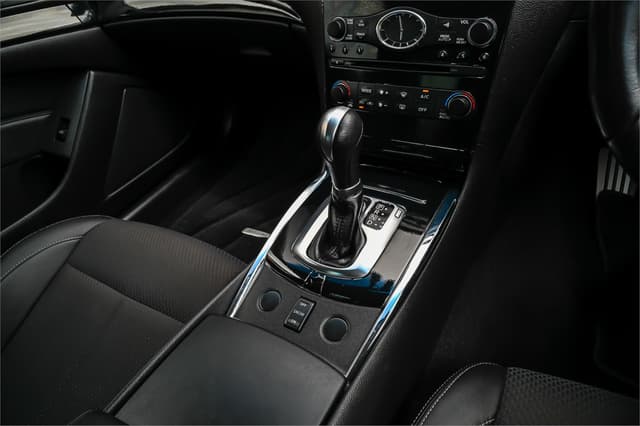 2010 Nissan Skyline JDM car for sale — photo 20 of 23
