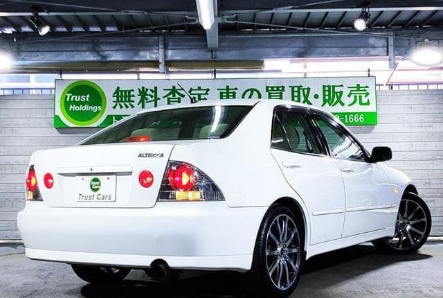 2002 Toyota Altezza JDM car for sale — photo 2 of 24
