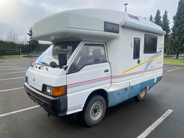 1995 Mitsubishi Delica JDM car for sale — photo 8 of 22