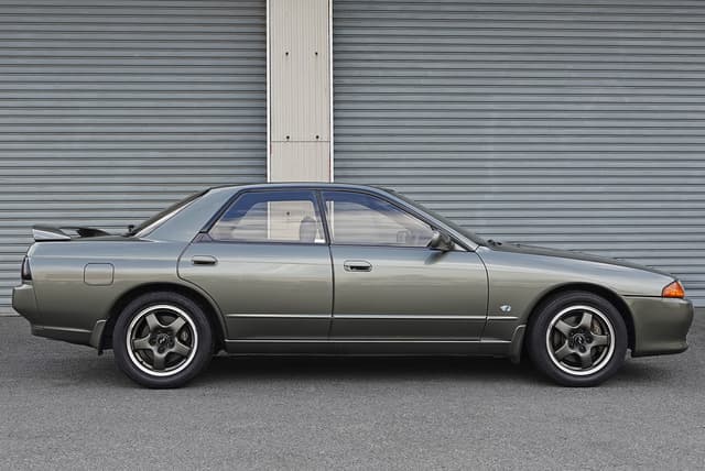 1992 Nissan Skyline JDM car for sale — photo 13 of 25