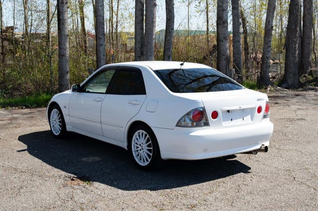 2001 Toyota Altezza JDM car for sale — photo 5 of 16