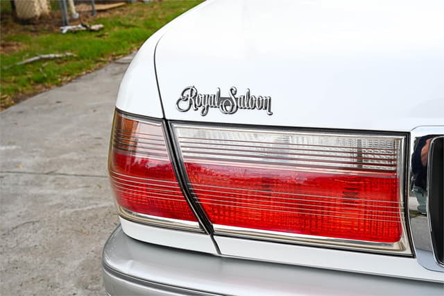 1999 Toyota Crown JDM car for sale — photo 10 of 20