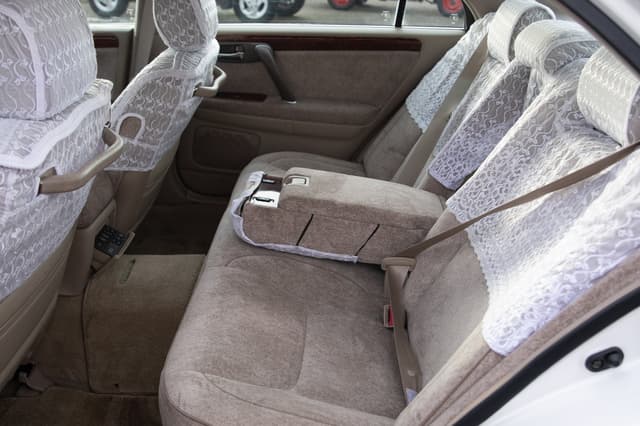 2001 Toyota Majesta JDM car for sale — photo 14 of 15