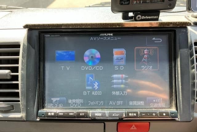 2011 Toyota HiAce JDM car for sale — photo 18 of 19
