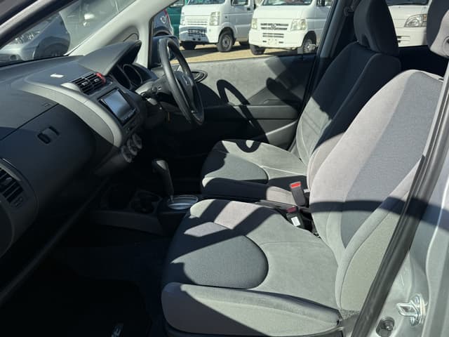 2005 Honda Fit JDM car for sale — photo 6 of 11